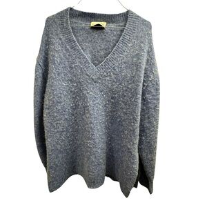 Wilfred Blue V-Neck Sweater Relaxed Fit

#1216
